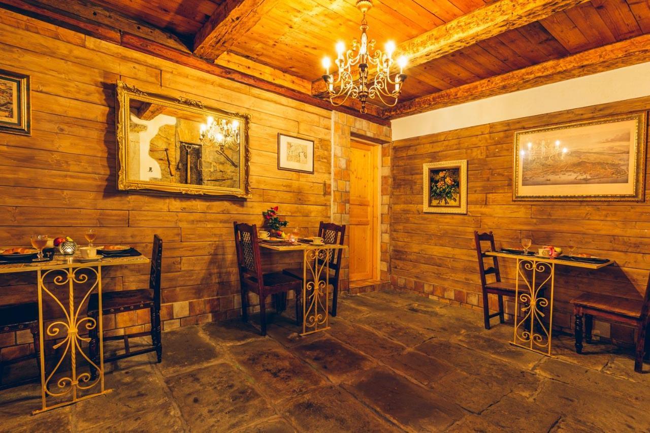 Aquila D'Oro Triëst Buitenkant foto