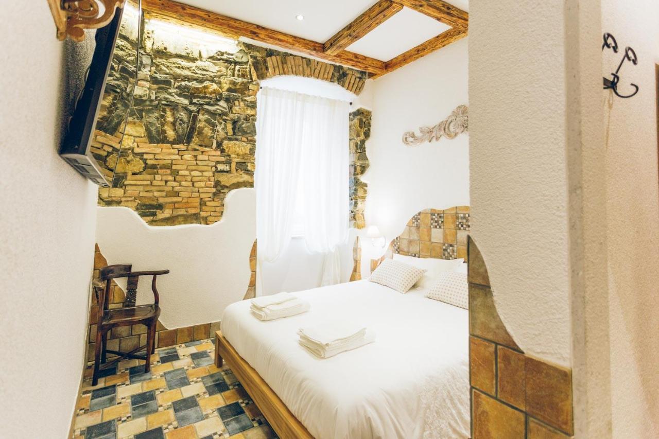 Aquila D'Oro Triëst Buitenkant foto